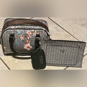 Guess Bag Set